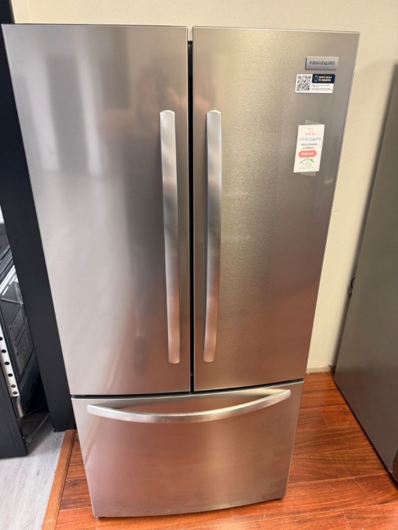 Frigidaire 18 Cu. Ft. Counter-Depth French Door Refrigerator Fingerprint-Resistant Stainless Steel Look FRFG1723AV