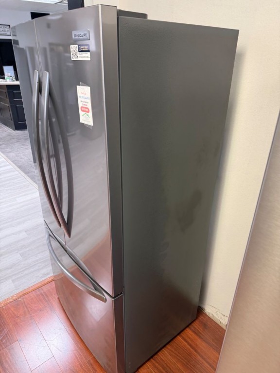 Frigidaire 18 Cu. Ft. Counter-Depth French Door Refrigerator Fingerprint-Resistant Stainless Steel Look FRFG1723AV