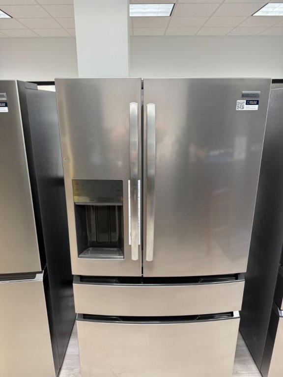 Frigidaire 26 Cu. Ft. Standard-Depth 4-Door French Door Refrigerator Fingerprint-Resistant Stainless Steel Look FRMS274TAV