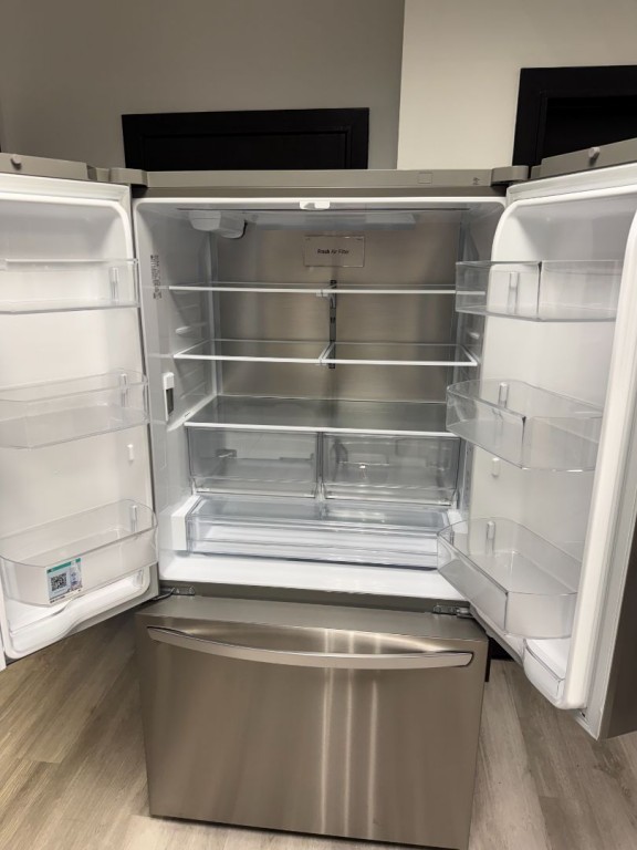 LG 27 Cu. Ft. Smart Counter-depth Max™ French Door Refrigerator Stainless Steel LRFLC2706S