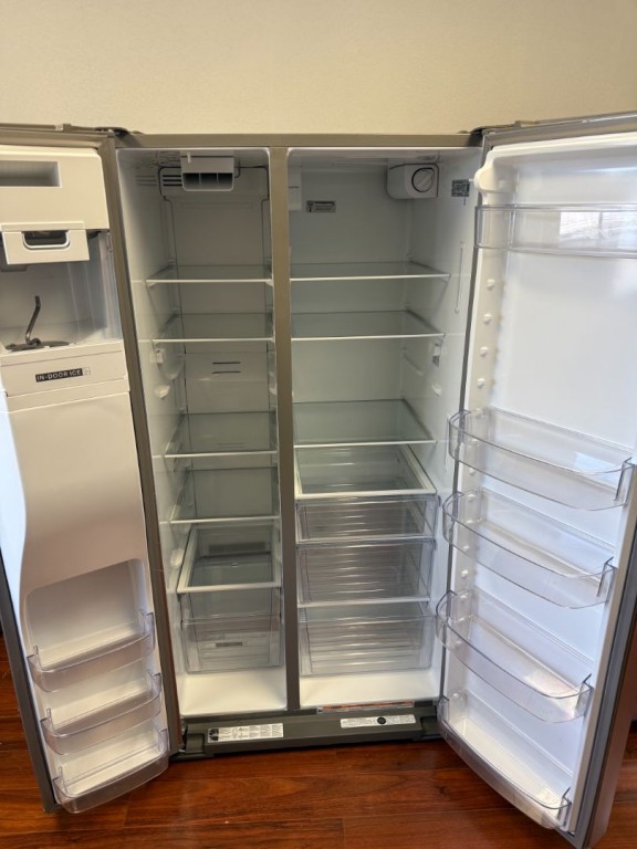 Whirlpool Whirlpool® 29 Cu. Ft. Family-Sized Capacity French Door Refrigerator with Flexible Temperature Drawer Fingerprint-Resistant Stainless Finish WRMF3636SZ