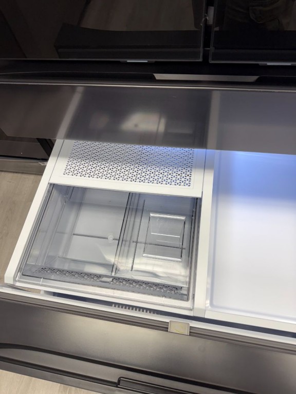 Samsung AI Family Hub™ | AI Vision & Auto Open Door | 29 cu.ft. Charcoal Glass&Matte Black Steel RF90F29AECEAA