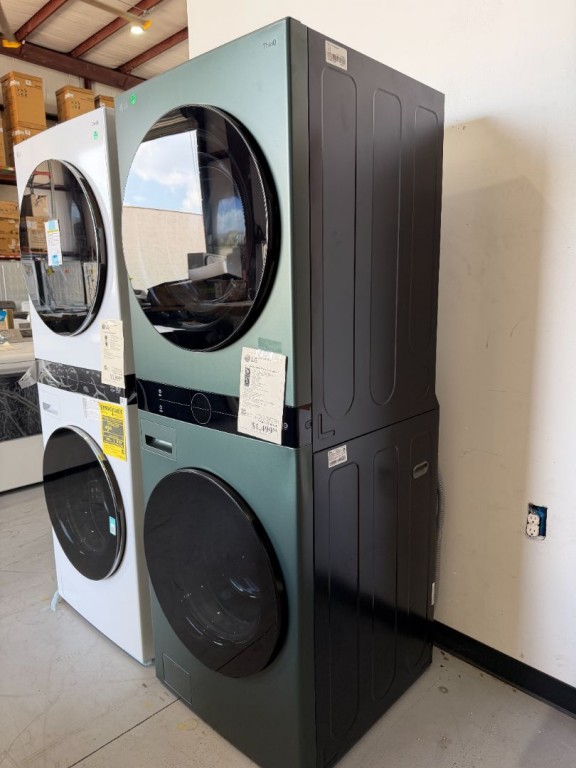 LG Single Unit Front Load Washtower™ With Center Control™ 4.5 Cu. Ft. Washer And 7.4 Cu. Ft. Electric Dryer Nature Green WKEX200HGA, product image 1 of 1