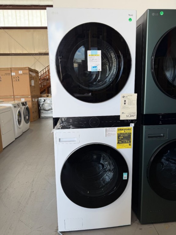 LG Single Unit Washtower™ With Center Control™ 5.0 Cu. Ft. Front Load Washer And 7.8 Cu. Ft. Electric Ventless Heat Pump Dryer White WKHC252HWA, product image 1 of 2