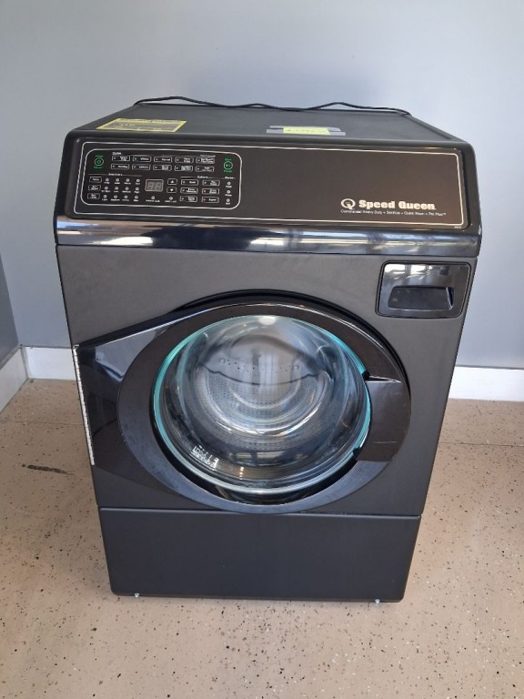 Speed Queen FF7 Front Load Washer with Pet Plus™ Black FF7009BN, product image 5 of 9