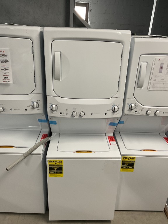GE Unitized Spacemaker 3.8 cu. ft. Capacity Washer with Stainless Steel Basket and 5.9 cu. ft. Capacity Gas Dryer White on White GUD27GSSMWW