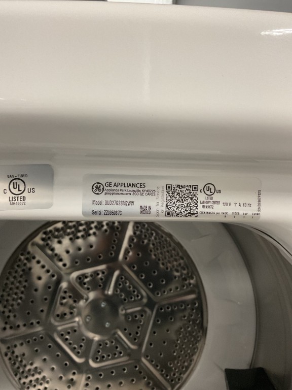 GE Unitized Spacemaker 3.8 cu. ft. Capacity Washer with Stainless Steel Basket and 5.9 cu. ft. Capacity Gas Dryer White on White GUD27GSSMWW