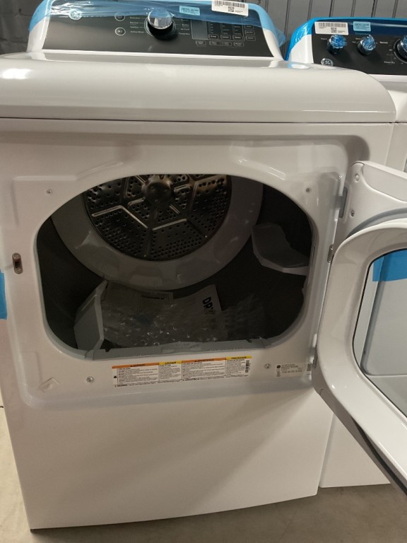GE 7.4 cu. ft. Capacity Electric Dryer with Up To 120 ft. Venting and Sensor Dry White with Matte Black Backsplash GTD58EBSVWS, product image 2 of 31