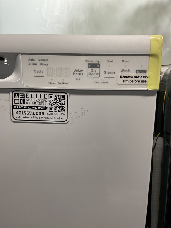 GE Front Control with Plastic Interior Dishwasher with Sanitize Cycle & Dry Boost White GDF550PGRWW, product image 3 of 5