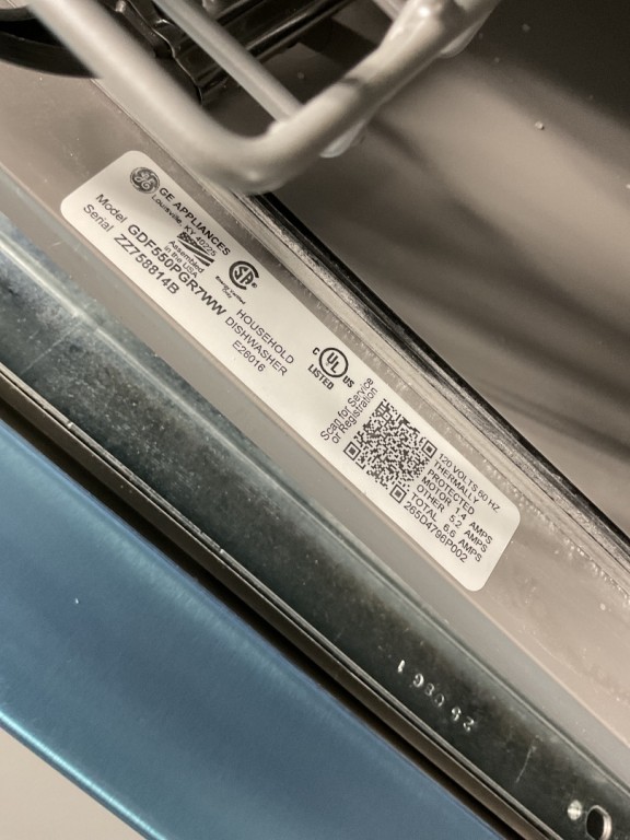 GE Front Control with Plastic Interior Dishwasher with Sanitize Cycle & Dry Boost White GDF550PGRWW, product image 5 of 5