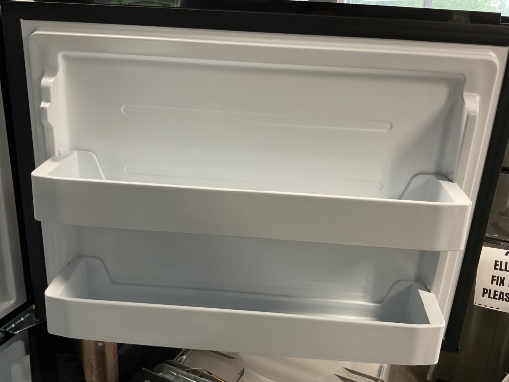 GE 21.1 Cu. Ft. Top-Freezer Refrigerator Black GIE21GTHBB, product image 4 of 6