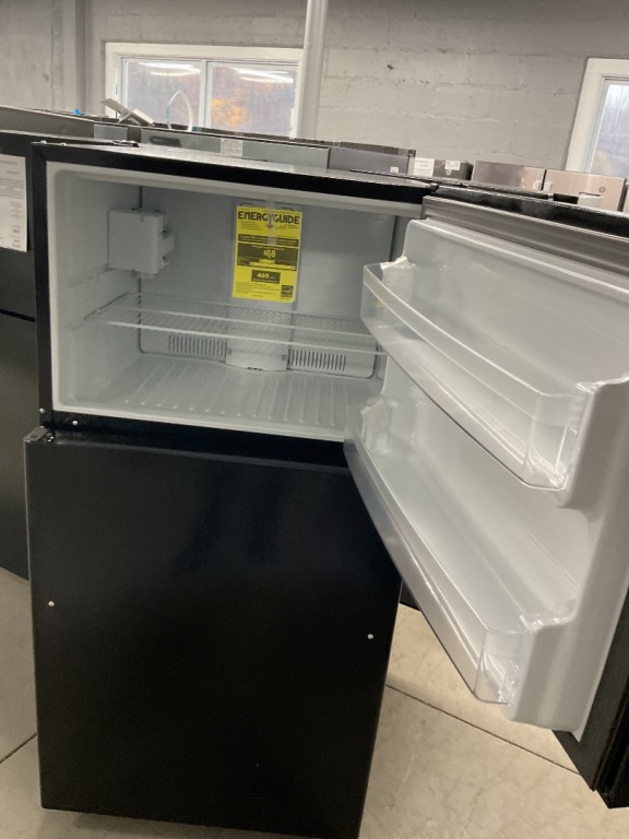 GE 21.9 Cu. Ft. Top-Freezer Refrigerator Black GIE22JTNRBB, product image 2 of 3