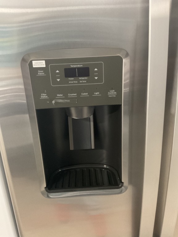 GE 25.3 Cu. Ft. Side-By-Side Refrigerator Fingerprint Resistant Stainless GSE25GYPFS, product image 3 of 25