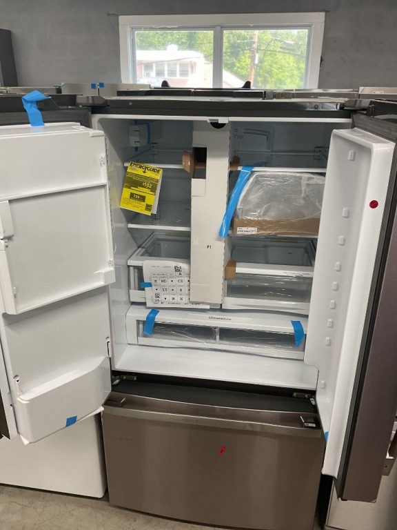 GE 27.7 Cu. Ft. Fingerprint Resistant French-Door Refrigerator Fingerprint Resistant Stainless Steel GFE28GYNFS, product image 4 of 25