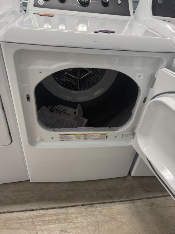 GE 7.2 cu. ft. Capacity Electric Dryer with Up To 120 ft. Venting and Extended Tumble White with Matte Black Backsplash GTD48EASWWB, product image 4 of 20