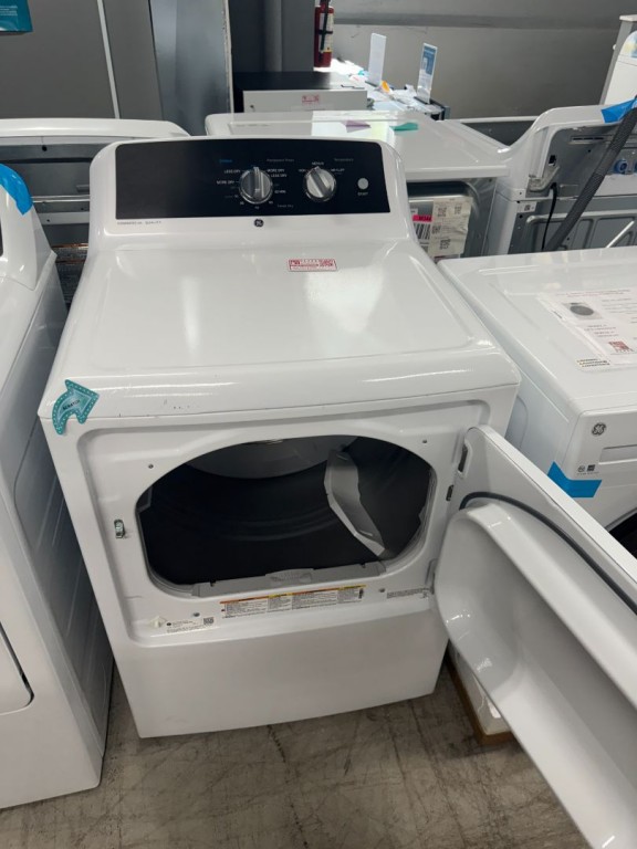 GE 6.2 cu. ft. Capacity Gas Dryer with Up To 120 ft. Venting and 5-yr Limited Warranty White GTX52GASPWB, product image 3 of 15