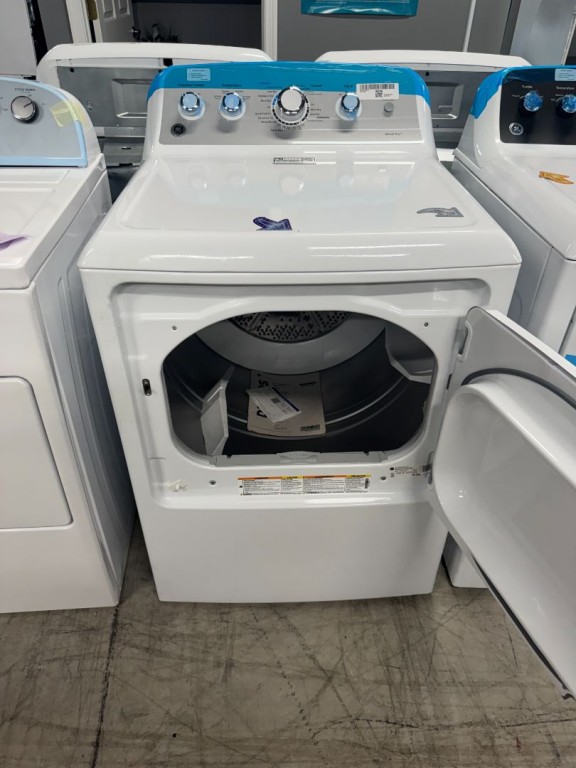 GE 7.2 cu. ft. Capacity aluminized alloy drum Electric Dryer with Sensor Dry White on White with Silver Backsplash GTD45EASJWS, product image 4 of 18