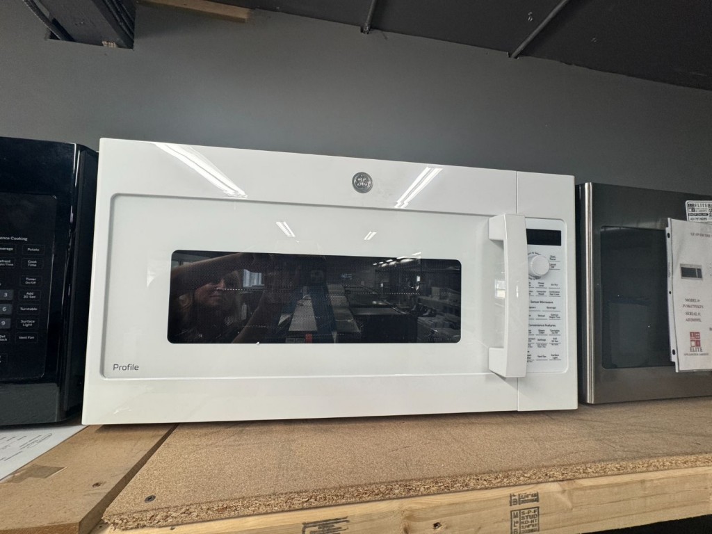 Product - PVM9179DRWW