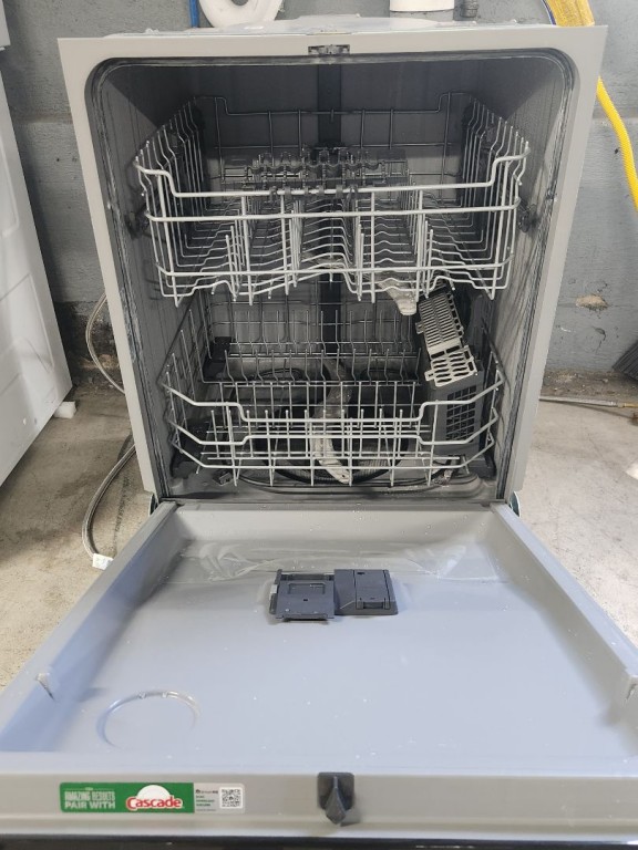 GE Top Control with Plastic Interior Dishwasher with Sanitize Cycle & Dry Boost Fingerprint Resistant Stainless GDT550PYRFS, product image 2 of 19