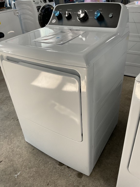 GE 7.2 cu. ft. Capacity Gas Dryer with Up To 120 ft. Venting and Extended Tumble White with Matte Black Backsplash GTD48GASWWB, product image 2 of 20