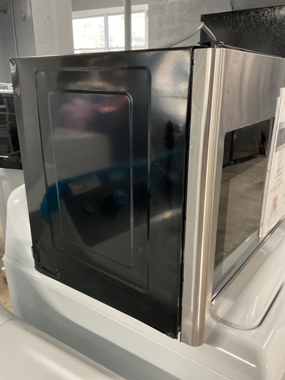 Frigidaire 1.8 Cu. Ft. Over-The-Range Microwave Stainless Steel FMOS1846BS, product image 3 of 17