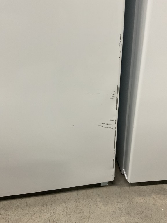 GE 21.3 Cu. Ft. Frost-Free Garage Ready Upright Freezer White FUF21QRRWW, product image 4 of 18