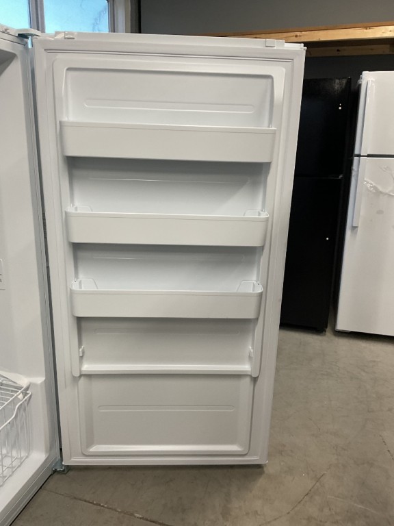 GE 17.3 Cu. Ft. Frost-Free Garage Ready Upright Freezer White FUF17QRRWW, product image 3 of 21