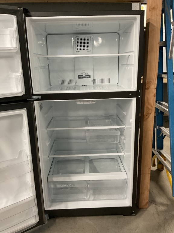 GE 21.9 Cu. Ft. Garage Ready Top-Freezer Refrigerator Fingerprint Resistant Stainless GTS22KYNRFS, product image 5 of 18