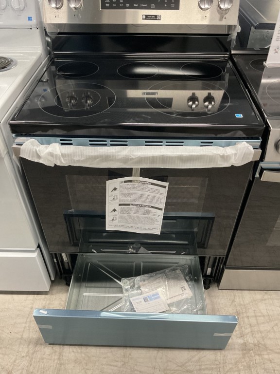 GE 30" Slide-In Electric Convection Range with No Preheat Air Fry and EasyWash Oven Tray Fingerprint Resistant Stainless GRS600AVFS, product image 3 of 42