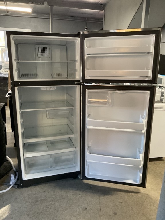 GE 16.6 Cu. Ft. Top-Freezer Refrigerator Stainless Steel GTE17GSNRSS, product image 3 of 11