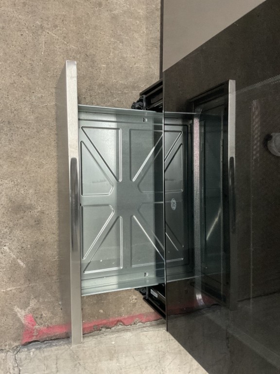 GE 30" Free-Standing Electric Convection Range with No Preheat Air Fry and EasyWash Oven Tray Stainless Steel GRF600AVSS, product image 4 of 40
