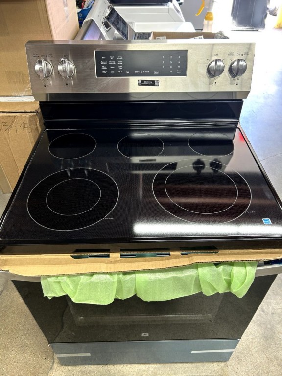 GE 30" Free-Standing Electric Convection Range with No Preheat Air Fry and EasyWash Oven Tray Stainless Steel GRF600AVSS