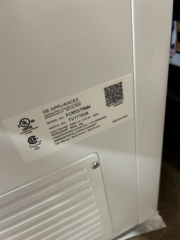 GE 5.1 Cu. Ft. Manual Defrost Chest Freezer White FCM5STWW