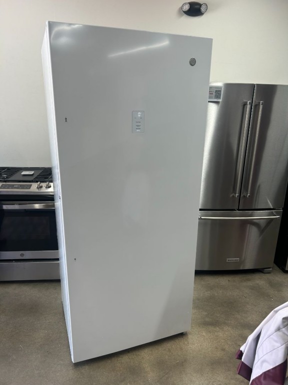 GE 21.3 Cu. Ft. Frost-Free Garage Ready Upright Freezer White FUF21DLRWW