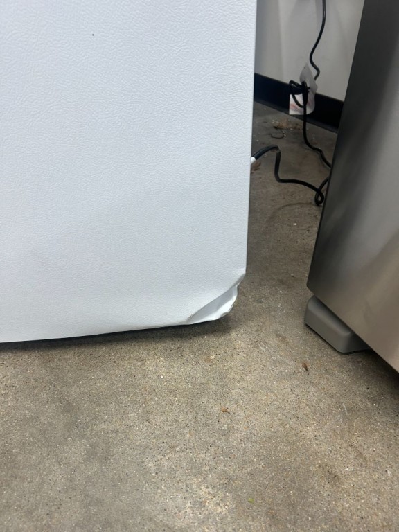 GE 21.3 Cu. Ft. Frost-Free Garage Ready Upright Freezer White FUF21DLRWW