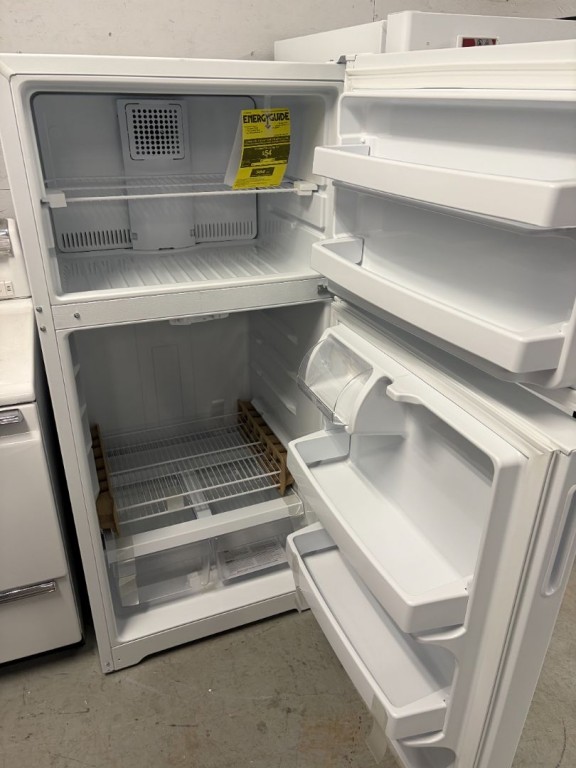 Hotpoint 15.6 Cu. Ft. Recessed Handle Top-freezer Refrigerator White HPS16BTNRWW