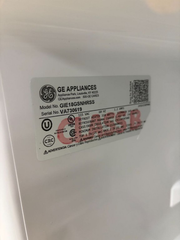 GE 17.5 Cu. Ft. Top-Freezer Refrigerator Stainless Steel GIE18GSNRSS