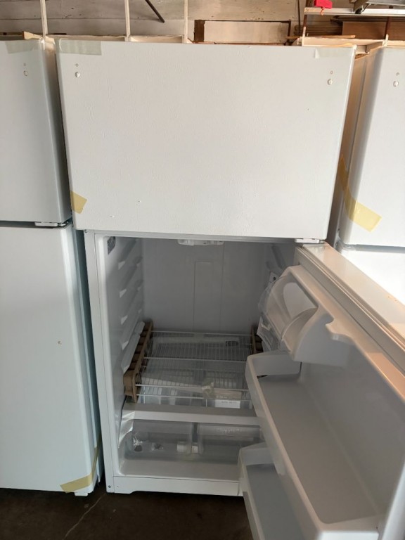 GE 16.6 Cu. Ft. Top-Freezer Refrigerator White GTS17DTNRWW