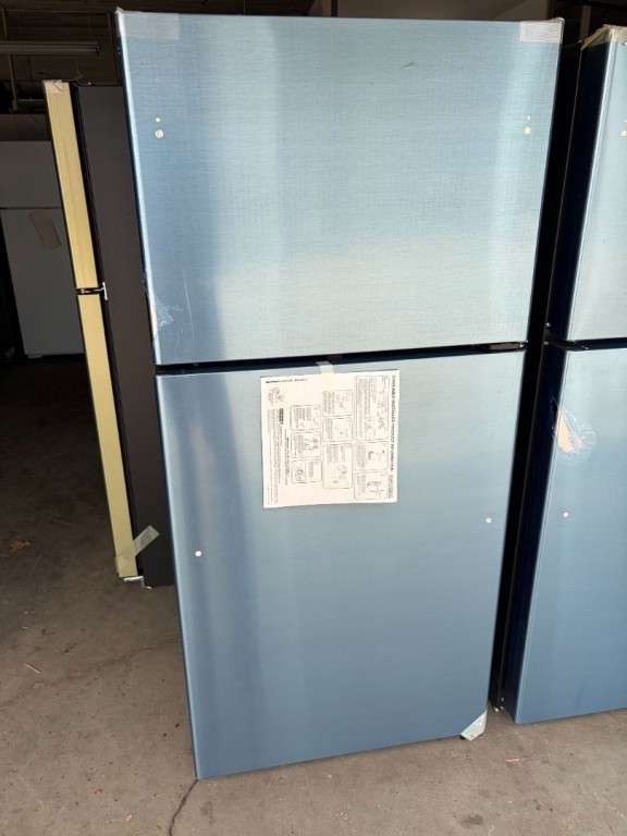 GE 19.2 Cu. Ft. Top-Freezer Refrigerator Stainless Steel GTE19JSNRSS