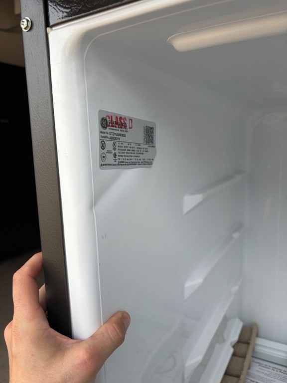 GE 19.2 Cu. Ft. Top-Freezer Refrigerator Stainless Steel GTE19JSNRSS