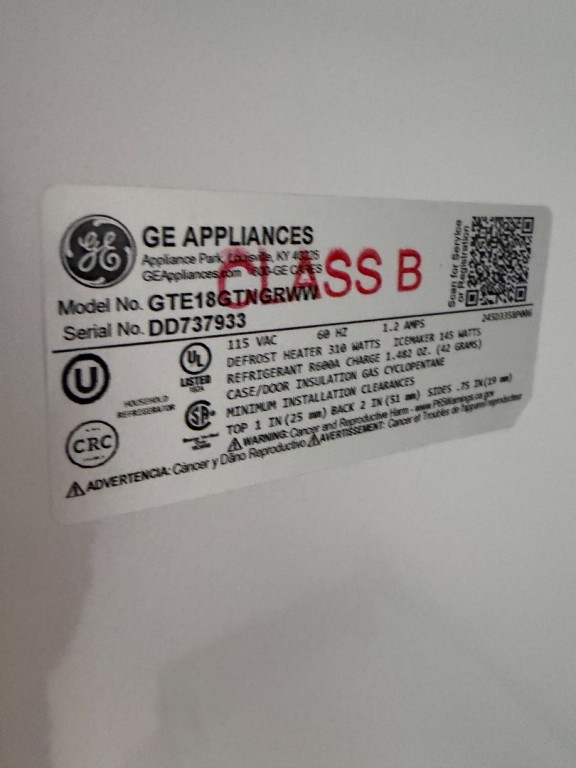GE 17.5 Cu. Ft. Top-Freezer Refrigerator White GTE18GTNRWW