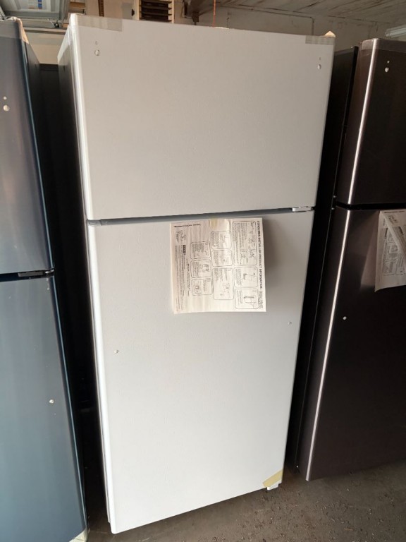 GE 17.5 Cu. Ft. Top-Freezer Refrigerator White GTE18GTNRWW