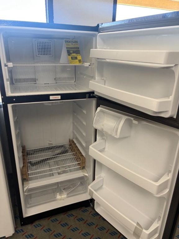 GE 16.6 Cu. Ft. Top-Freezer Refrigerator Black GTE17DTNRBB