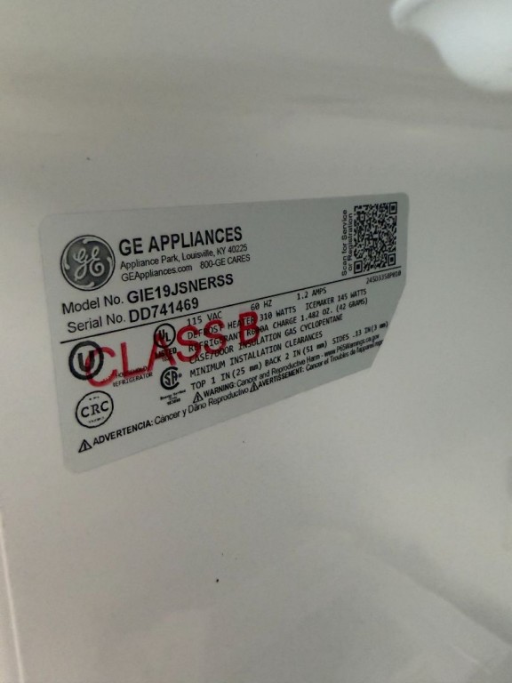 GE 19.2 Cu. Ft. Top-Freezer Refrigerator Stainless Steel GIE19JSNRSS