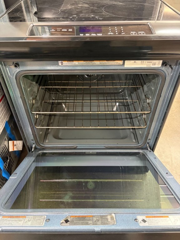 Whirlpool 30-inch Induction Range with No Preheat Air Fry Black Stainless WSIS5030RV