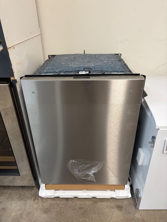 Bosch 800 Series Dishwasher 24'' Stainless Steel SHX78CM5N