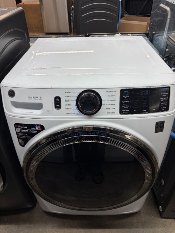 GE 5.0 cu. ft. Capacity Smart Front Load Steam Washer with SmartDispense UltraFresh Vent System with OdorBlock and Steam White GFW655SSVWW, product image 1 of 34