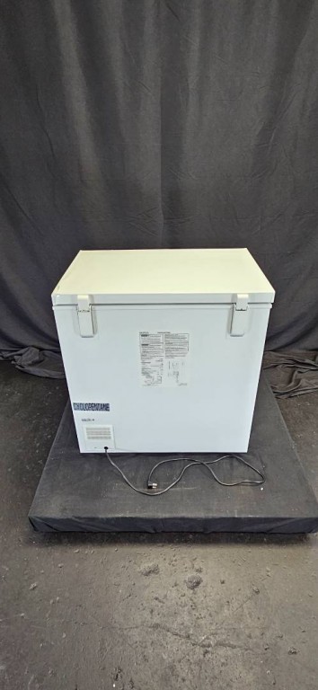 GE 7.0 Cu. Ft. Manual Defrost Chest Freezer White FCM7STWW