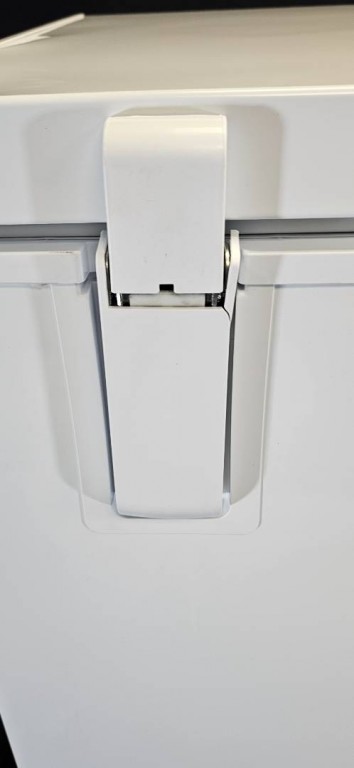 GE 7.0 Cu. Ft. Manual Defrost Chest Freezer White FCM7STWW