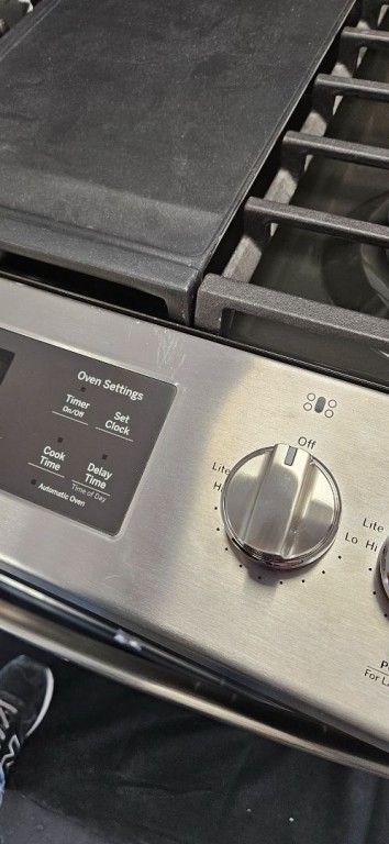 GE GE® 30" Slide-In Front Control Gas Range Stainless Steel JGSS66SELSS